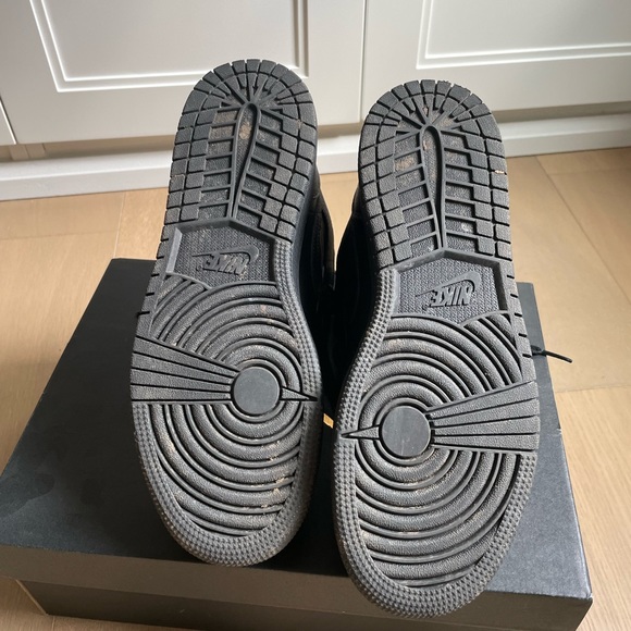 Air Jordan 1 Mid All Black 6.5 Youth 7.5 Women WORN ONCE - Picture 8 of 9